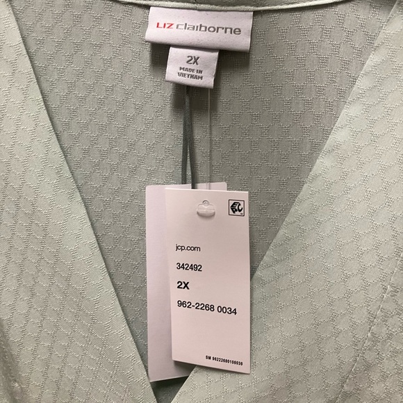 Liz Claiborne Green Wrap Blouse - Picture 2 of 3